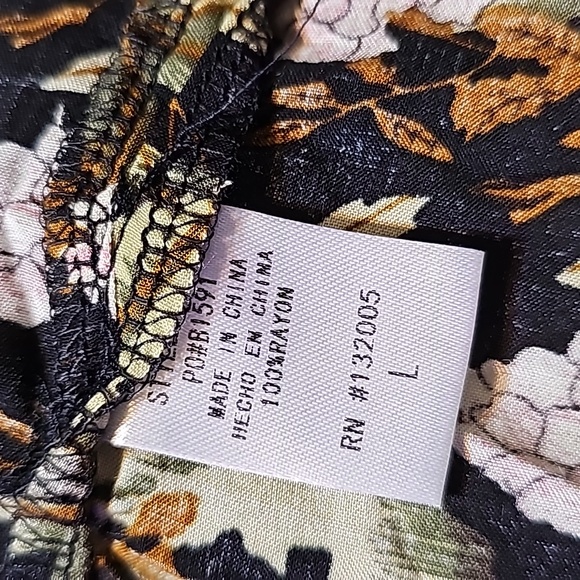 2/$20 Entro L Crochet Leaf Open Cardigan - Picture 10 of 11